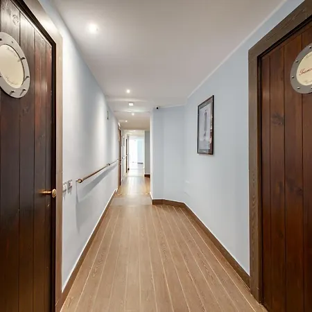 Apartment Residenza Pizzofalcone Naples